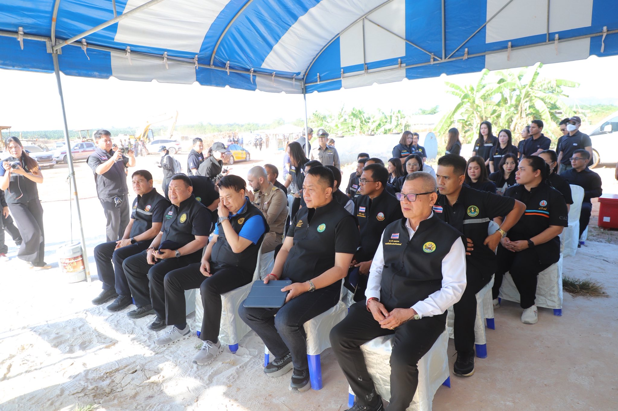 title - ข่าวดีชาวกระบี่ รมช.เกษตรฯ ลงพื้นที่ติดตามโปรเจกต์ยักษ์ ส.ป.ก. เร่งพัฒนาโครงสร้างพื้นฐานแปลงพื้นที่เป้าหมาย คทช. ในเขตปฏิรูปที่ดิน กว่า 4,300 ไร่ มุ่งสร้างอาชีพอย่างยั่งยืน